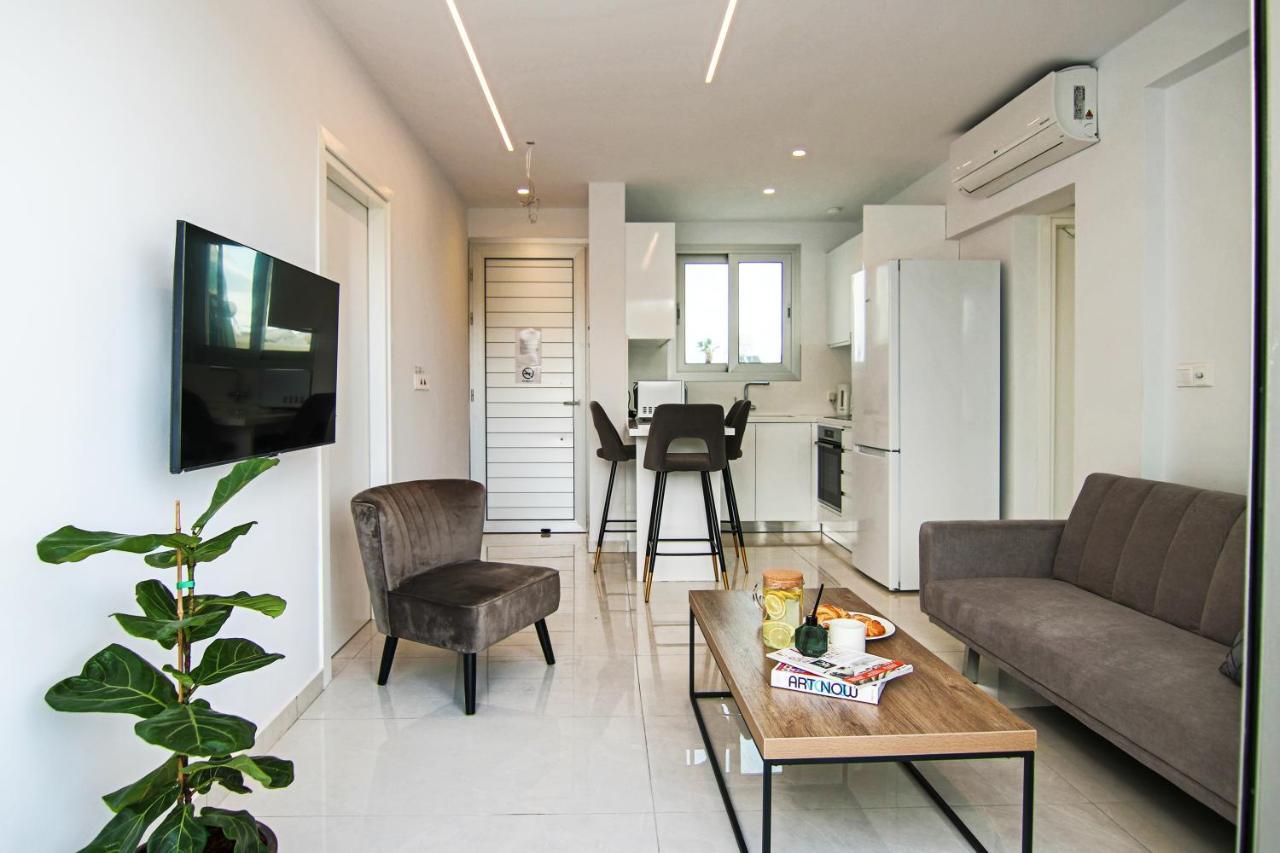 Апартаменти Phaedrus Living - Seaside Executive Flat Harbour 202 Пафос Екстер'єр фото
